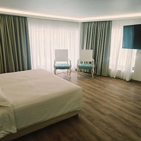 إيبيسكوس Rhodes City