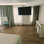 Ibiscus Hotel 4*