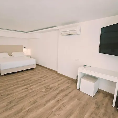 Ibiscus Hotel 4*