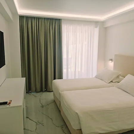 Ibiscus Hotel 4*