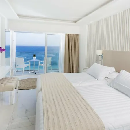 Ibiscus Hotel 4*